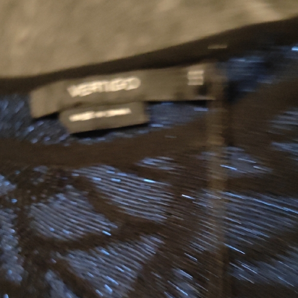 NWT Vertigo Pattern Top - Picture 5 of 6